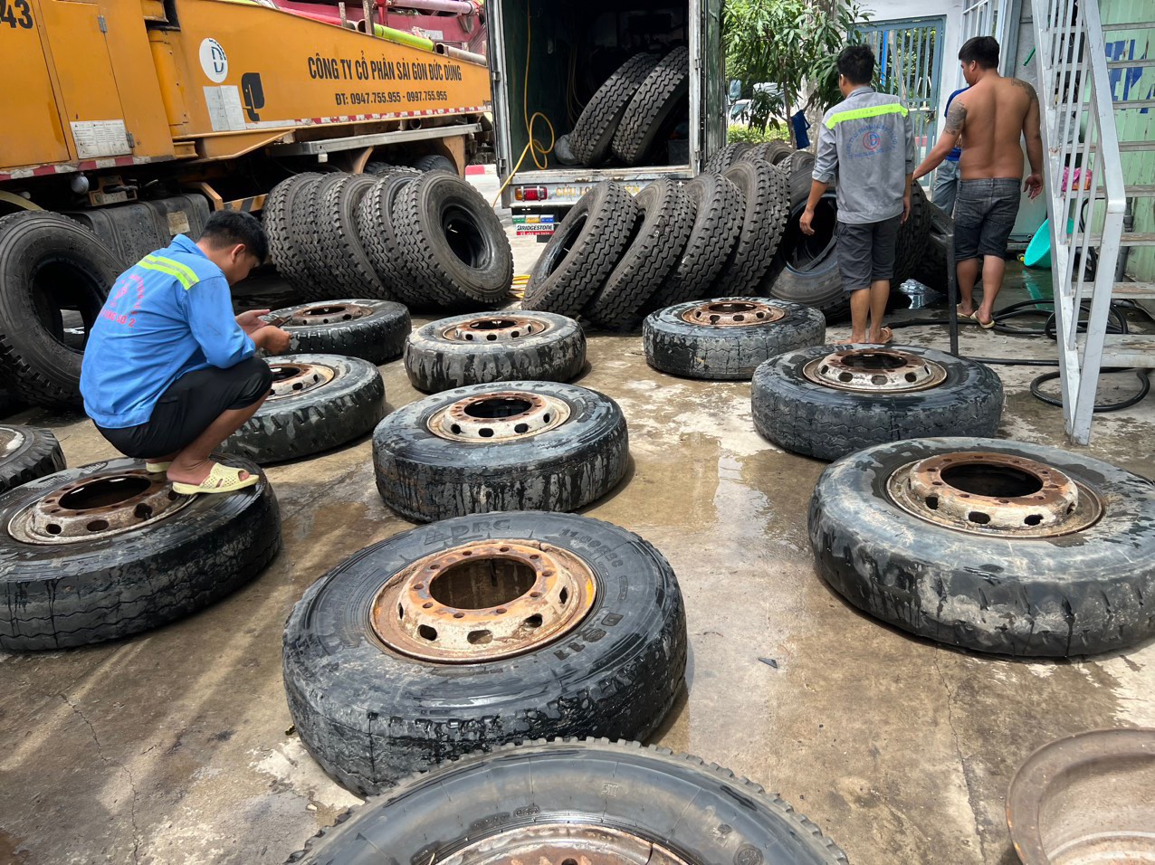 CUNG CẤP LAZANG CŨ - MÂM XE Ô TÔ - SỐ LƯỢNG LỚN GIÁ RẺ TẠI DĨ AN